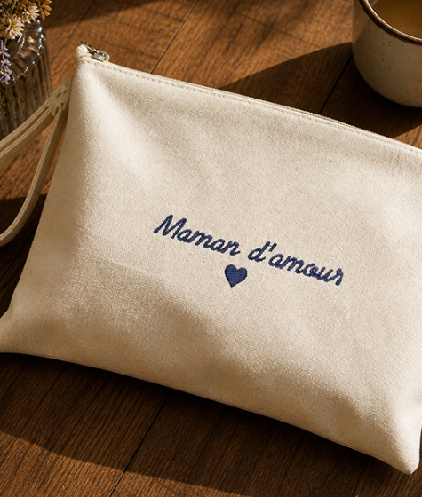 Pochettes et sacs brodés pour la Fête des Mères