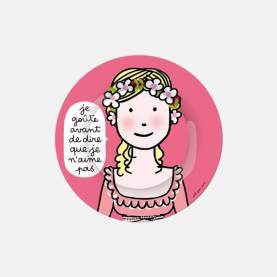 Assiette de dessert rose avec une princesse qui dit Je goûte avant de dire que je n'aime pas