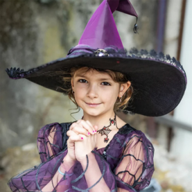 Chapeau de sorcière violet avec araignée