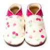Chaussons crème - cerise