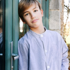 Tablier d'école garçon à col Mao jean clair de la marque Le tablier Bobine.