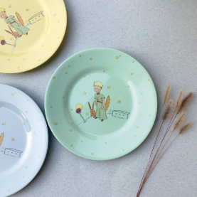 Assiette à dessert verte avec le petite prince accompagné d'un renard orange