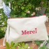 Trousse brodée