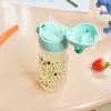 Gourde paille en plastique bleu imprimé