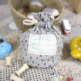 Sac de billes récréation contenant 50 billes et 5 calots.