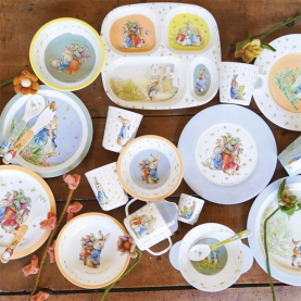 Assiette bébé Pierre Lapin - verte