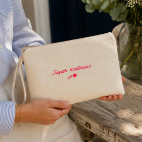 Pochette brodée 